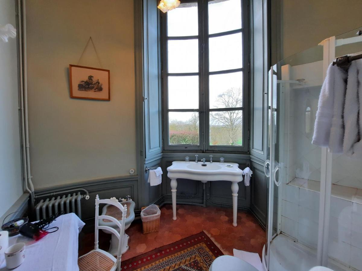 Château De Craon Couette-café 3*