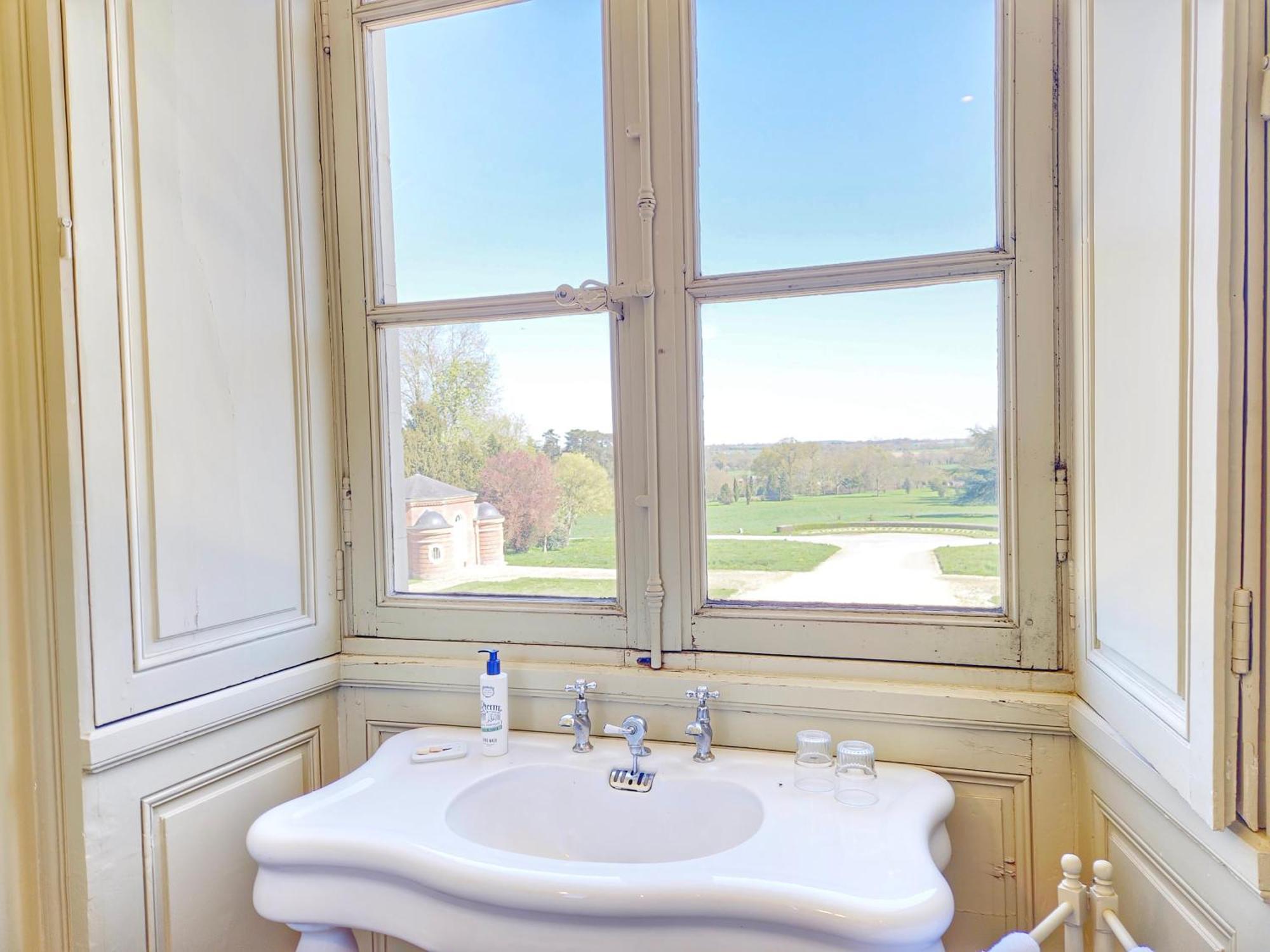 Château De Craon Couette-café 3*